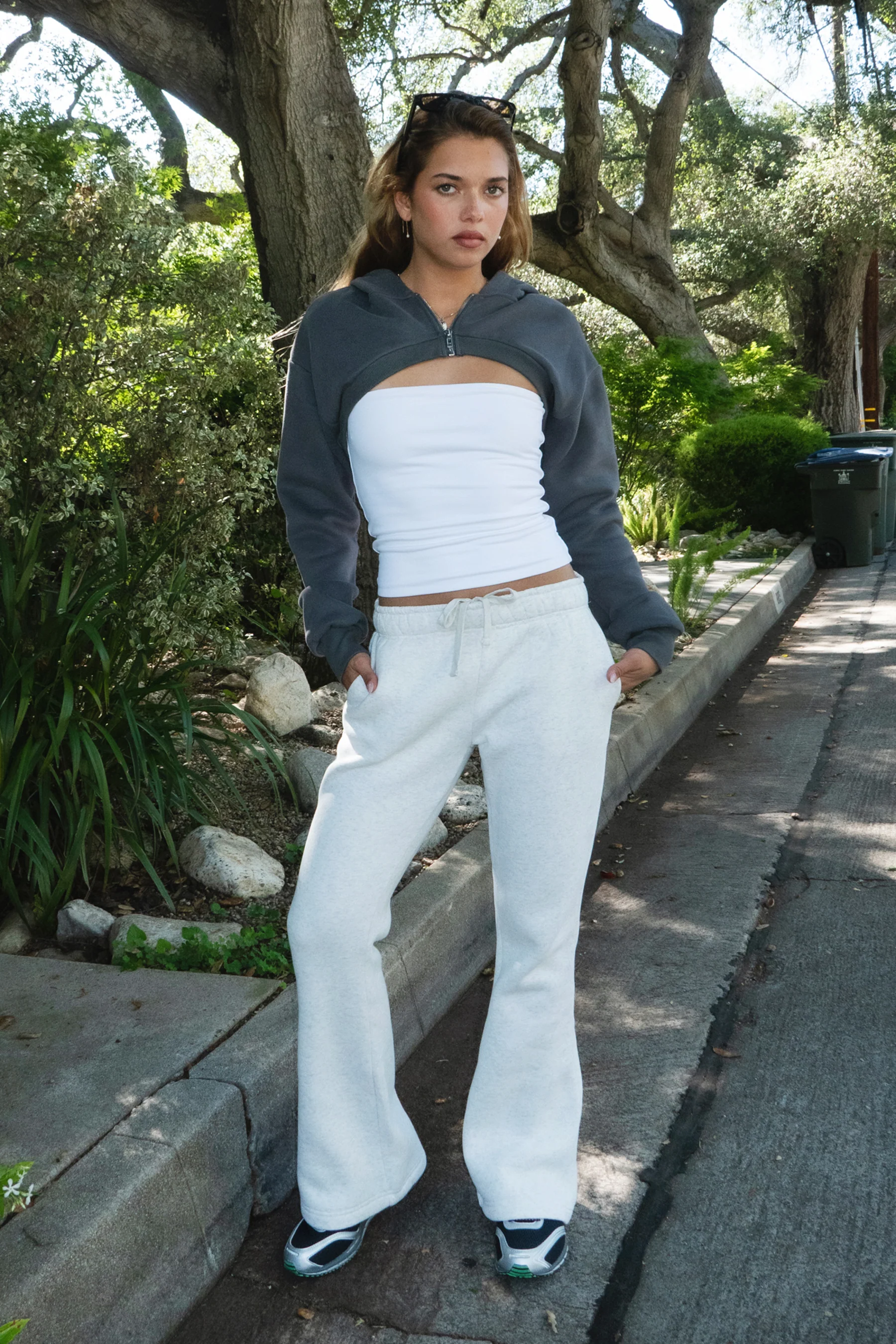 JIYA Essential Fleece Flare Sweat Pants - Image 2