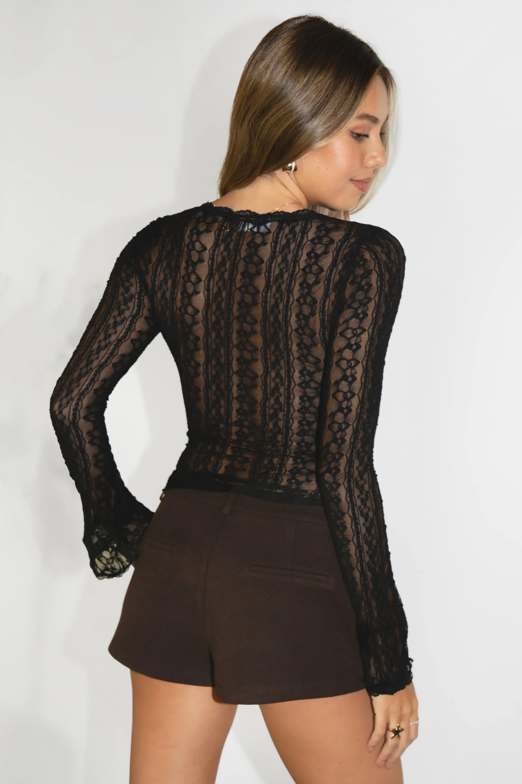 ARLETTE Scalloped V-Neck Long Sleeves Sheer Lace Top - Image 4