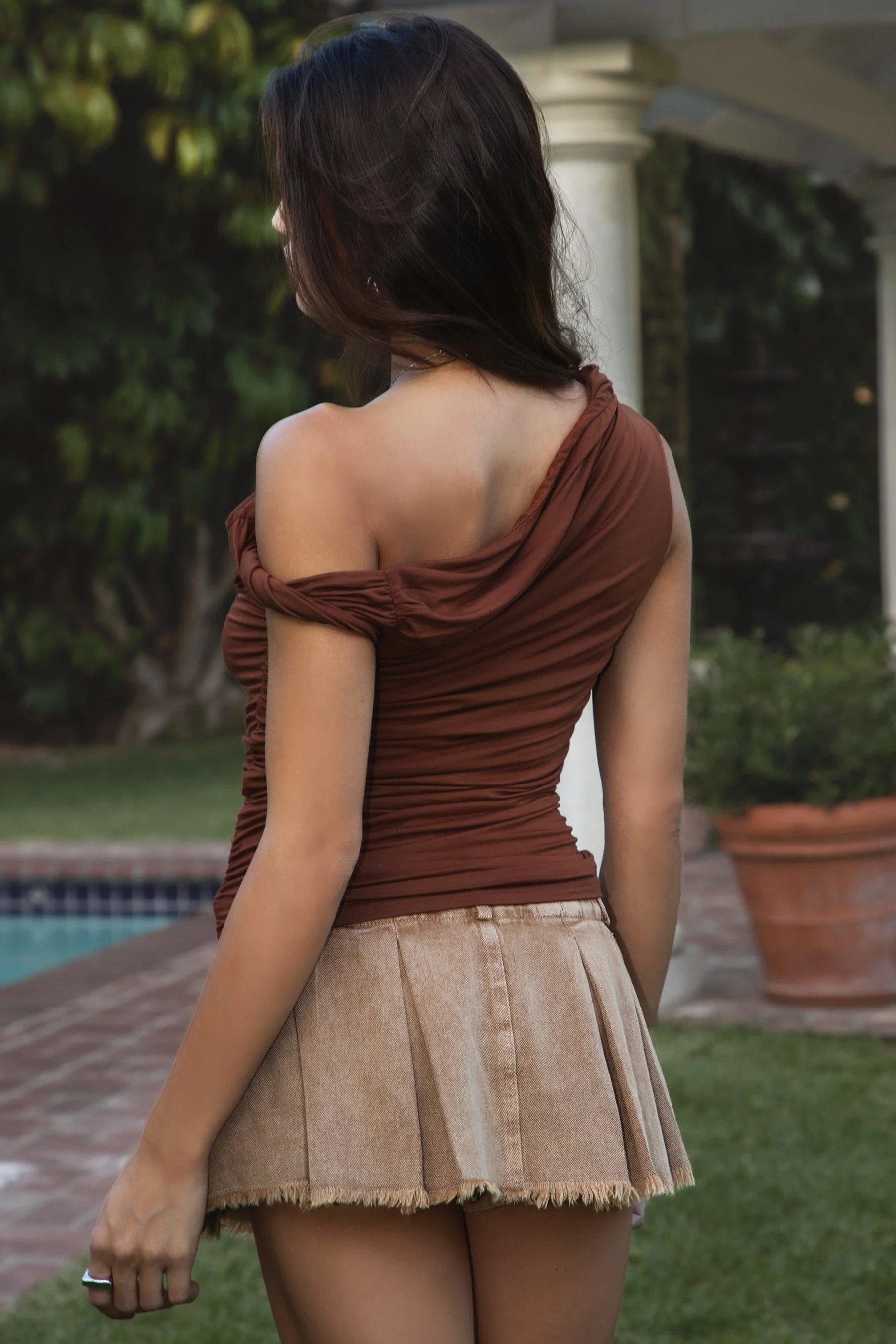 SHANTAL Asymmetrical Neckline One Shoulder Top - Image 3