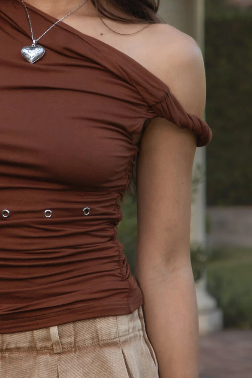 SHANTAL Asymmetrical Neckline One Shoulder Top - Image 4